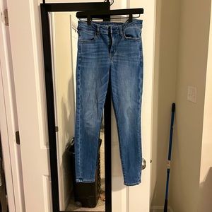 American Eagle Next Level Stretch Size 6 Short